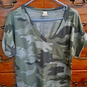 Flamingo Camo Tshirt, size Large